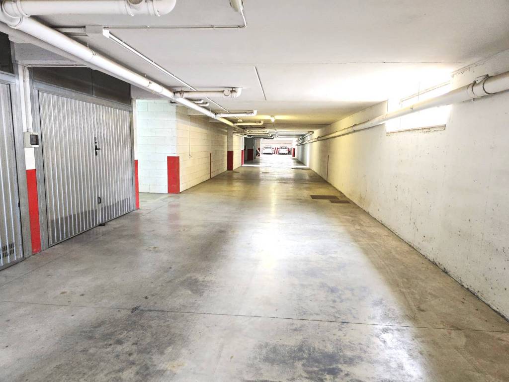 locale commerciale in vendita a Roma in zona Celio