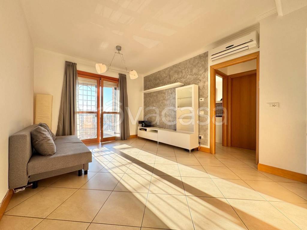 appartamento in vendita a Roma in zona Ponte Mammolo