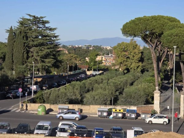ufficio in vendita a Roma in zona Magliana Vecchia