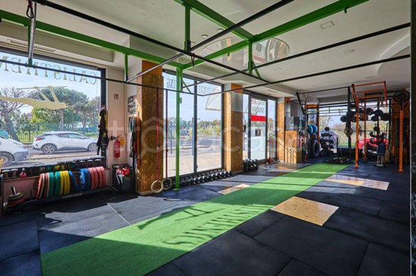 negozio in vendita a Roma in zona Ostia