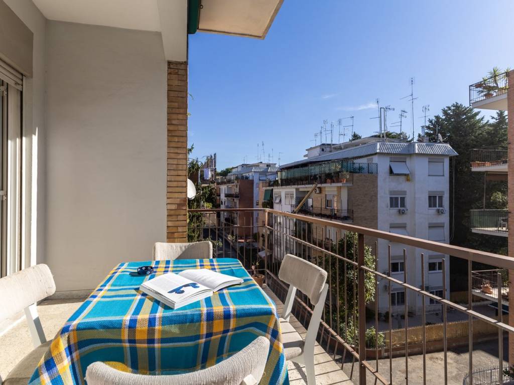 appartamento in vendita a Roma in zona Gianicolense