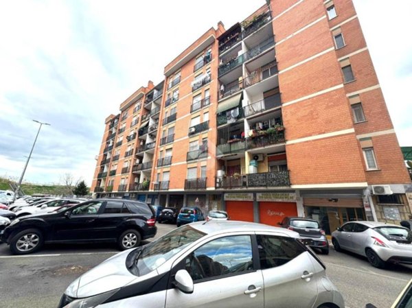 negozio in vendita a Roma in zona Portuense