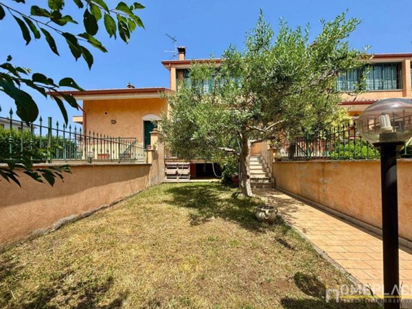 casa indipendente in vendita a Roma in zona Castelverde