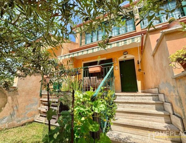casa indipendente in vendita a Roma in zona Giardini di Corcolle