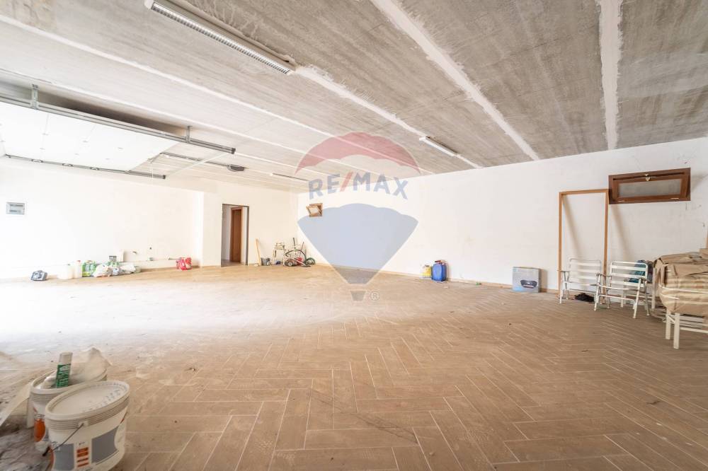 ufficio in vendita a Roma in zona Appio Pignatelli