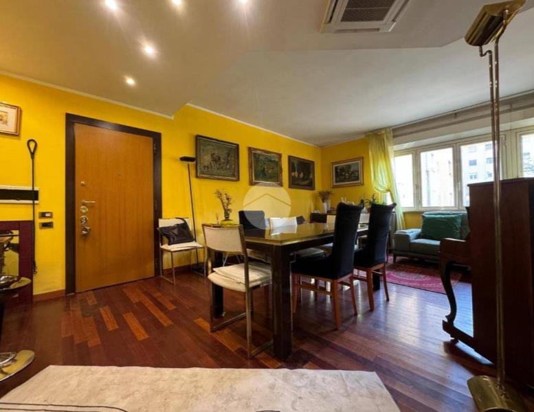 appartamento in vendita a Roma in zona Ardeatino