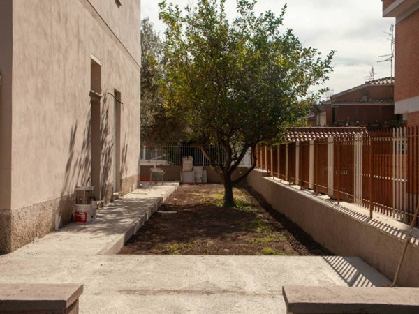 appartamento in vendita a Roma in zona Acilia