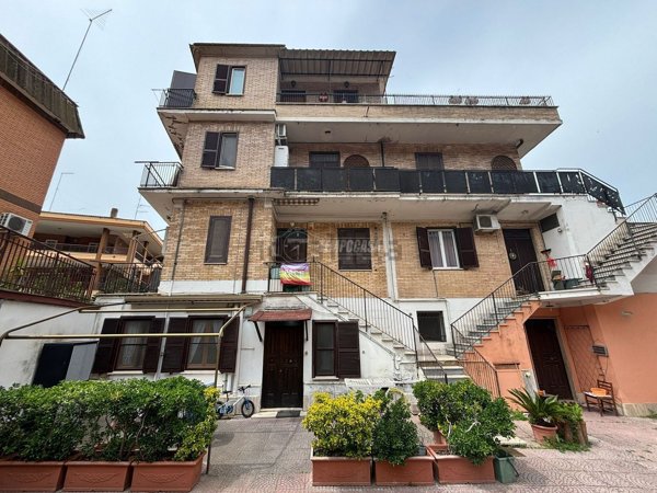 appartamento in vendita a Roma in zona Vitinia