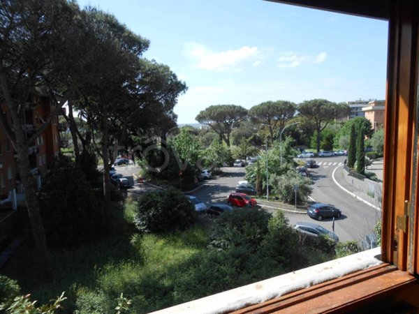 appartamento in vendita a Roma in zona Colle del Sole