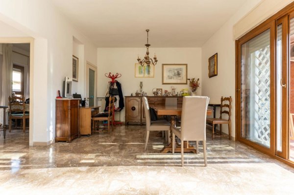 appartamento in vendita a Roma in zona Mostacciano