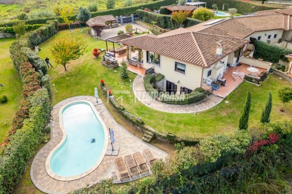 casa indipendente in vendita a Roma in zona Grottarossa