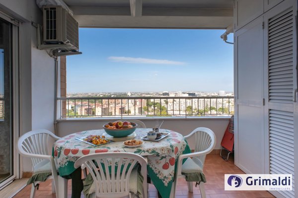 appartamento in vendita a Roma in zona EUR