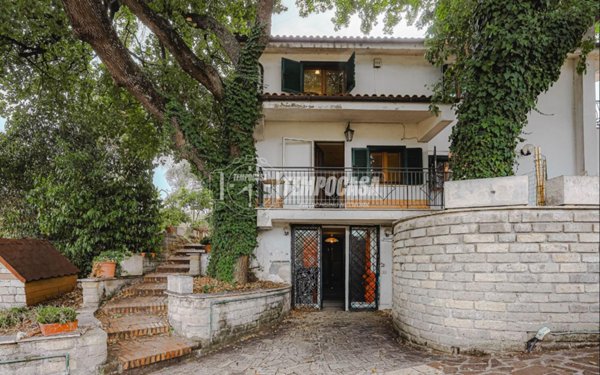 casa indipendente in vendita a Roma in zona Casalotti