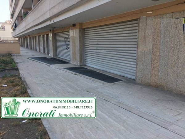 ufficio in vendita a Roma in zona Alessandrino