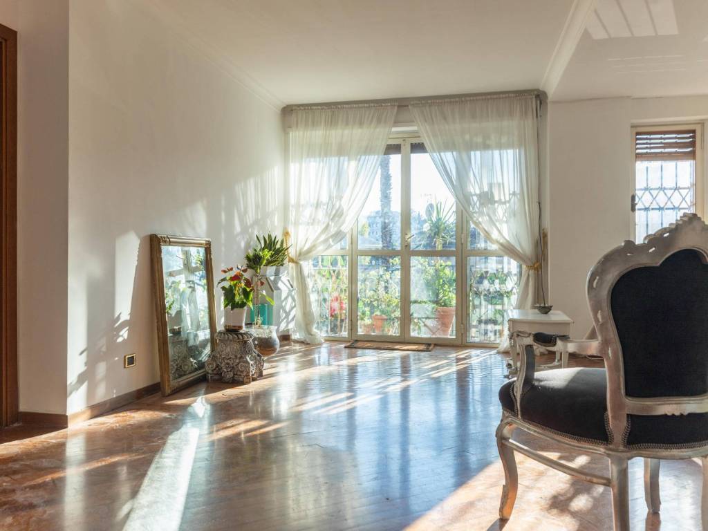 appartamento in vendita a Roma in zona Giuliano Dalmata