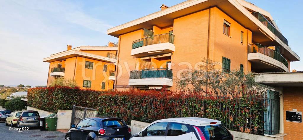 appartamento in vendita a Roma in zona Osteria del Curato