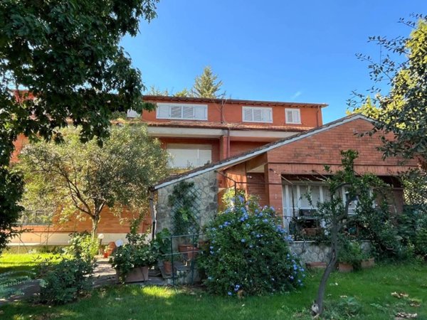 casa indipendente in vendita a Roma in zona Isola Farnese