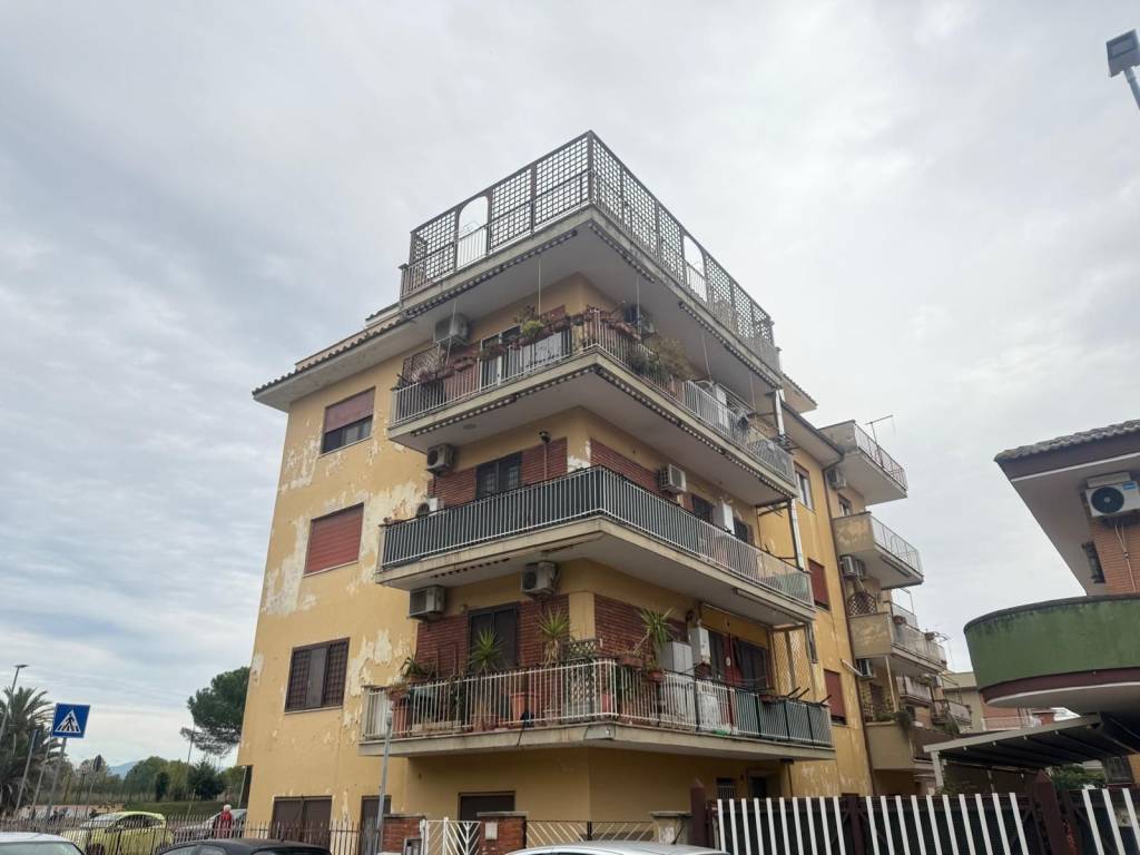 appartamento in vendita a Roma in zona Ponte Mammolo