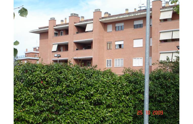 appartamento in vendita a Roma in zona Torre Angela