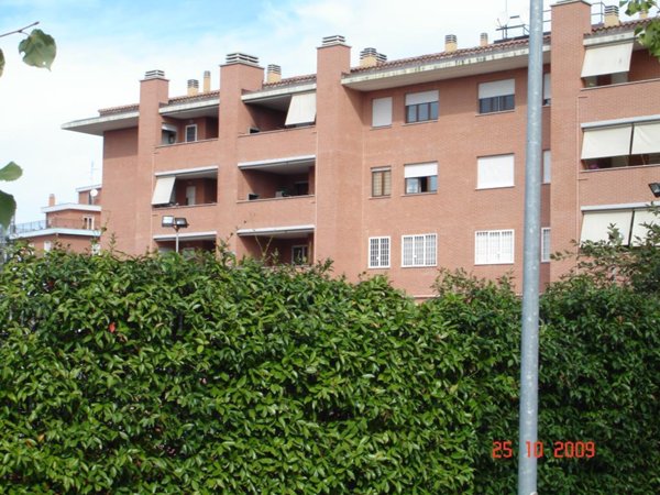 appartamento in vendita a Roma in zona Torre Angela