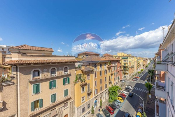 appartamento in vendita a Roma in zona Appio Latino