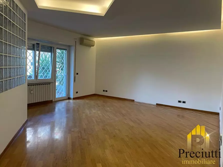 appartamento in vendita a Roma in zona Corviale