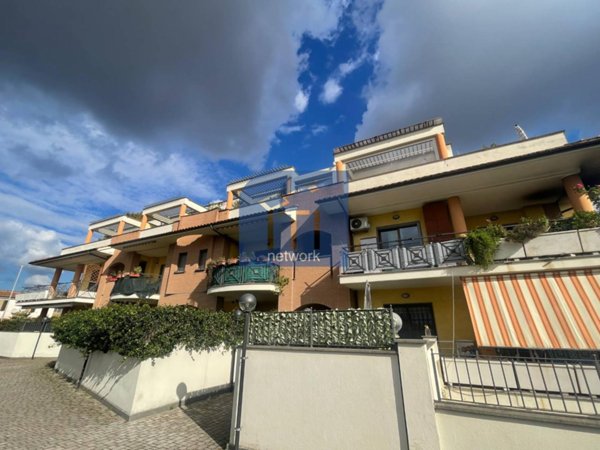 appartamento in vendita a Roma in zona Acilia