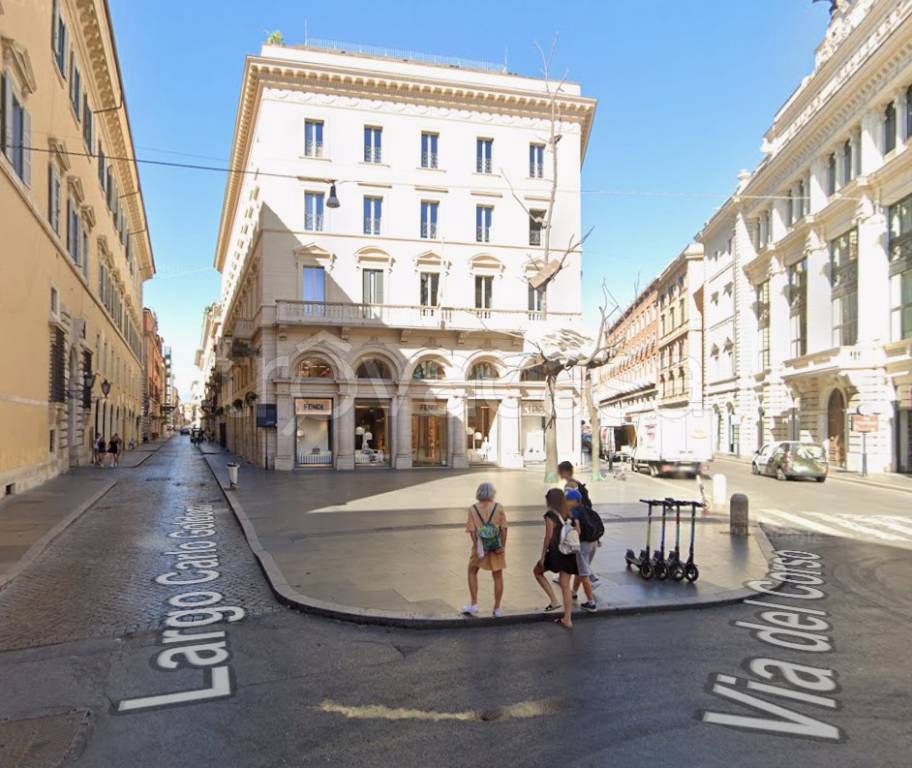 negozio in vendita a Roma in zona Trevi-Colonna