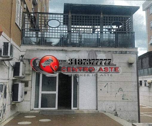 negozio in vendita a Roma in zona San Basilio