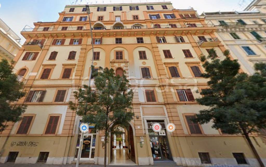 appartamento in vendita a Roma in zona Appio Latino