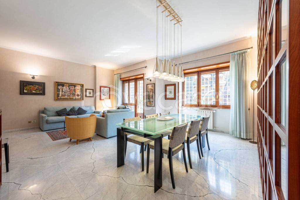 appartamento in vendita a Roma in zona Giardini di Corcolle