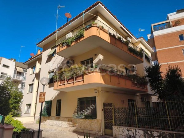 appartamento in vendita a Roma in zona Gianicolense