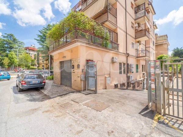 locale di sgombero in vendita a Roma in zona Torrevecchia