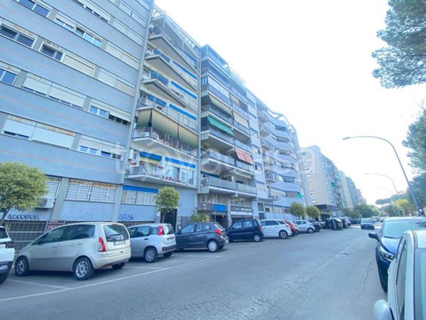 appartamento in vendita a Roma in zona Ardeatino