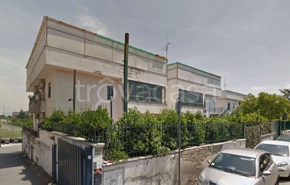 appartamento in vendita a Roma in zona Torre Angela