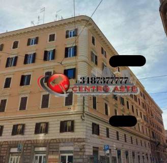 negozio in vendita a Roma in zona Esquilino