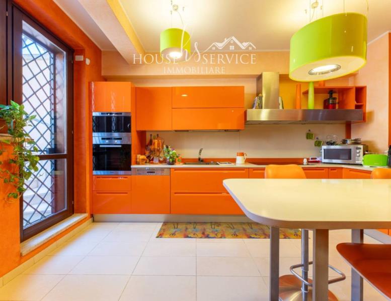 casa indipendente in vendita a Roma in zona Finocchio