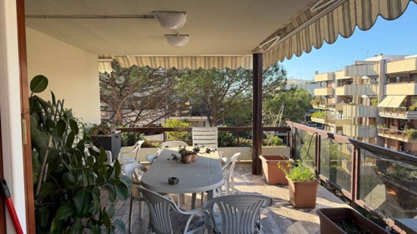 appartamento in vendita a Roma in zona EUR