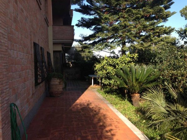 appartamento in vendita a Roma in zona Appio Pignatelli