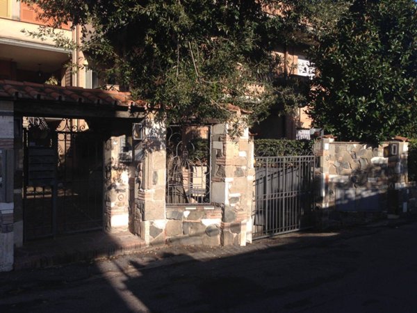 appartamento in vendita a Roma in zona Appio Pignatelli