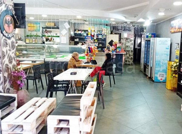 negozio in vendita a Roma in zona Ponte di Nona