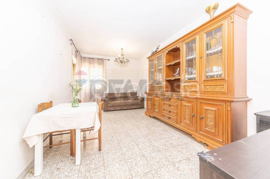 appartamento in vendita a Roma in zona Spinaceto