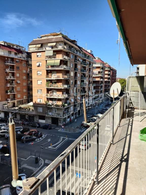 appartamento in vendita a Roma in zona Don Bosco