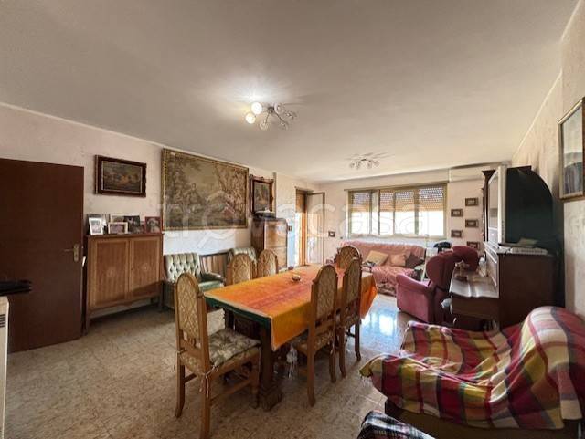 appartamento in vendita a Roma in zona Ardeatino