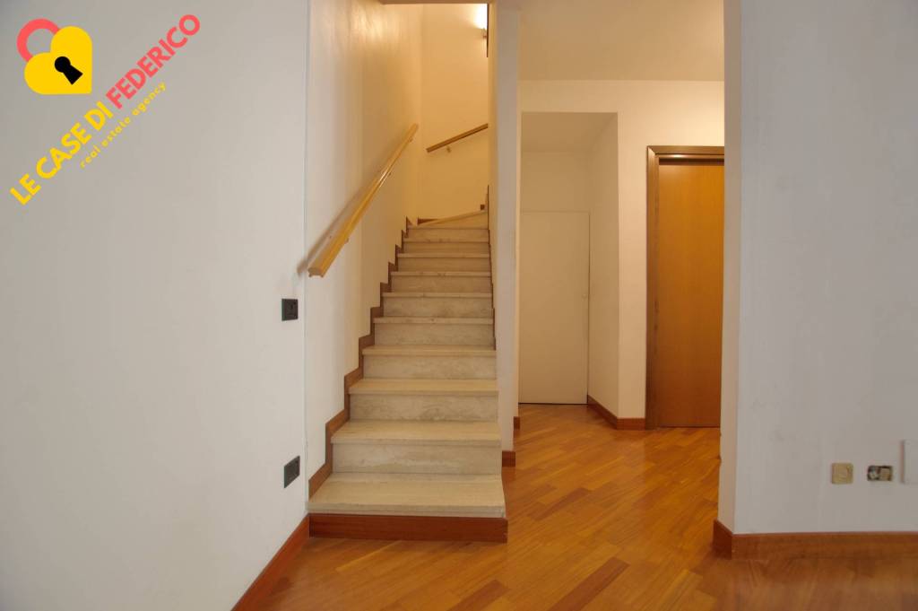 appartamento in vendita a Roma in zona Ardeatino