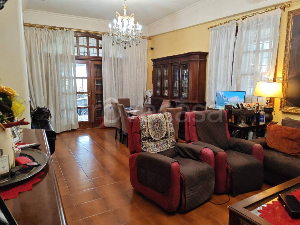 appartamento in vendita a Roma in zona Torre Angela