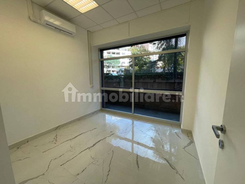 negozio in vendita a Roma in zona Giuliano Dalmata