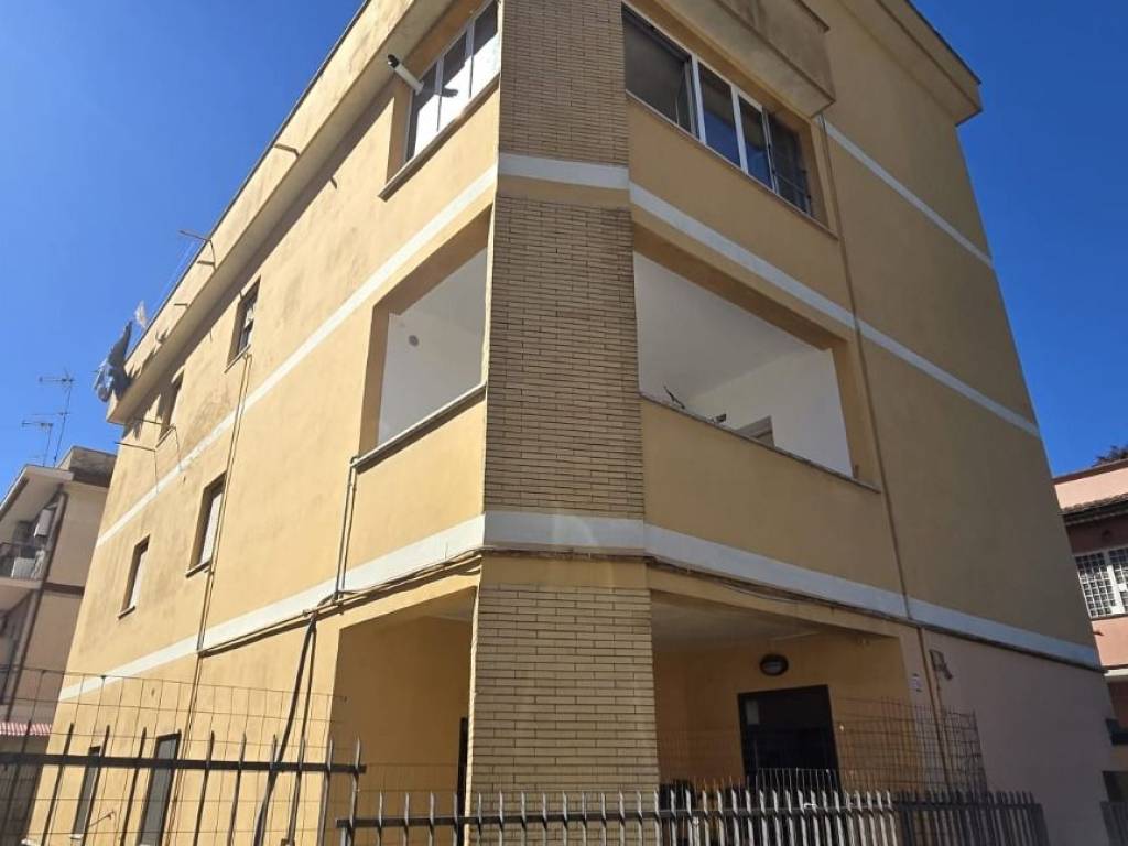 appartamento in vendita a Roma in zona Labaro