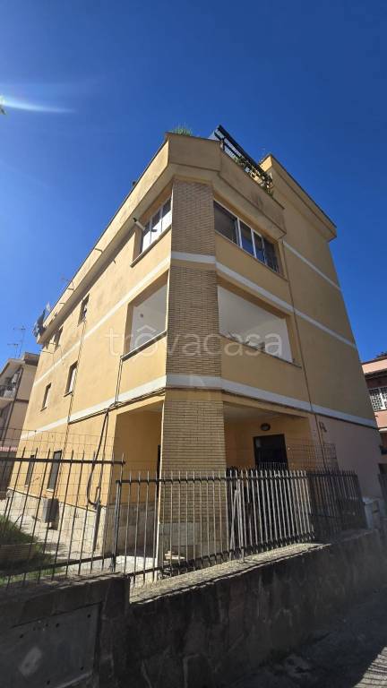 appartamento in vendita a Roma in zona Labaro