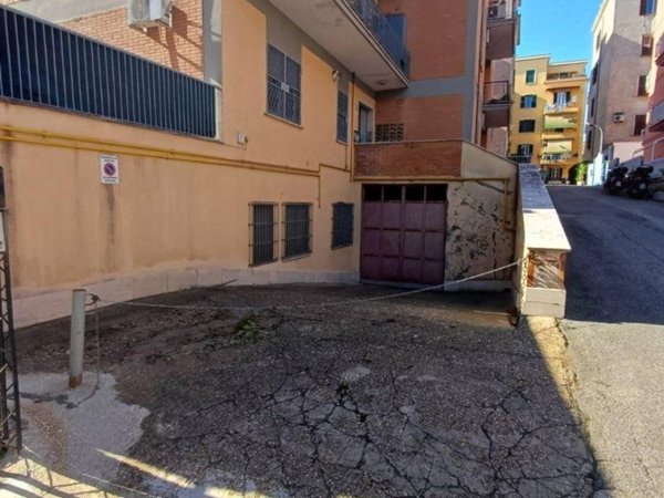 negozio in vendita a Roma in zona Prenestino-Centocelle